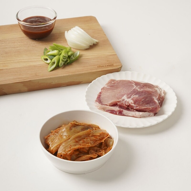 주식회사 더프레시에프앤비,[픽맛집] 한돈 묵은지 돼지고기 김치찜 밀키트 630g