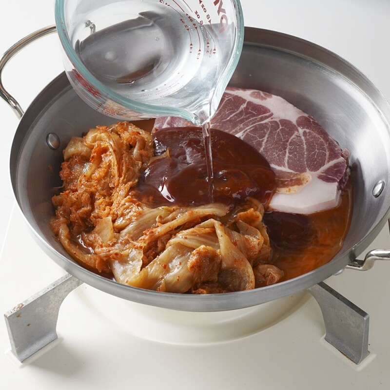 주식회사 더프레시에프앤비,[픽맛집] 한돈 묵은지 돼지고기 김치찜 밀키트 630g